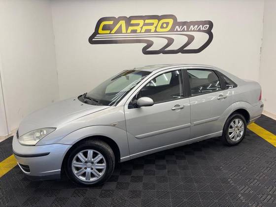 FORD FOCUS 1.6 GLX SEDAN 8V FLEX 4P MANUAL FORD FOCUS 1.6 GLX SEDAN 8V FLEX 4P MANUAL